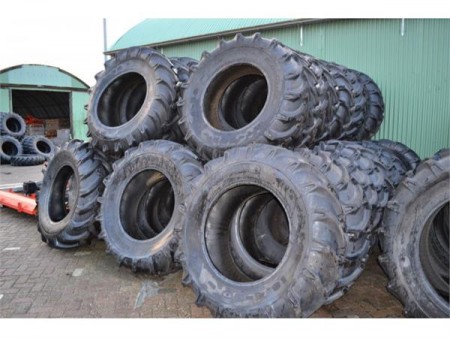 Eladó,Minden méretü mezögazdasági abroncsok.Hivjon meg egyezünk Új abroncsok kedvezö áron ingynes szálitásal